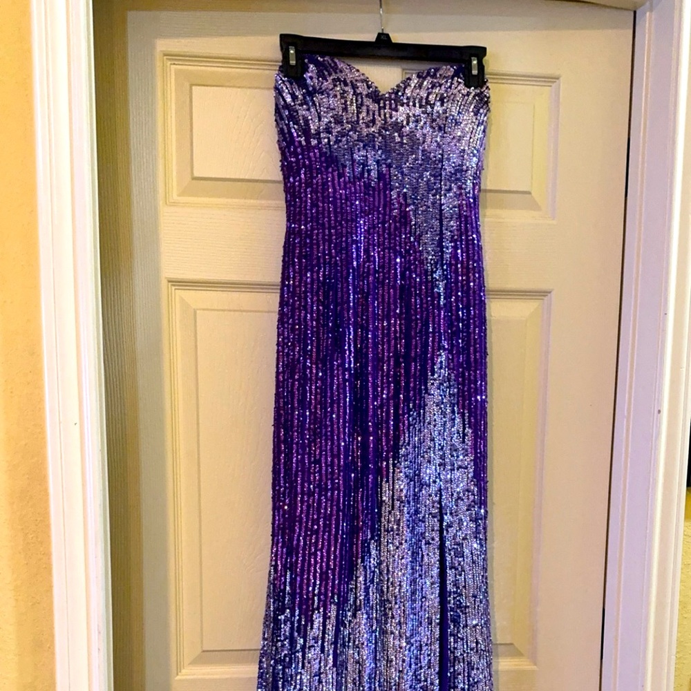 Sherri Hill purple ombré floor length sequin gown dress size 6 strapless